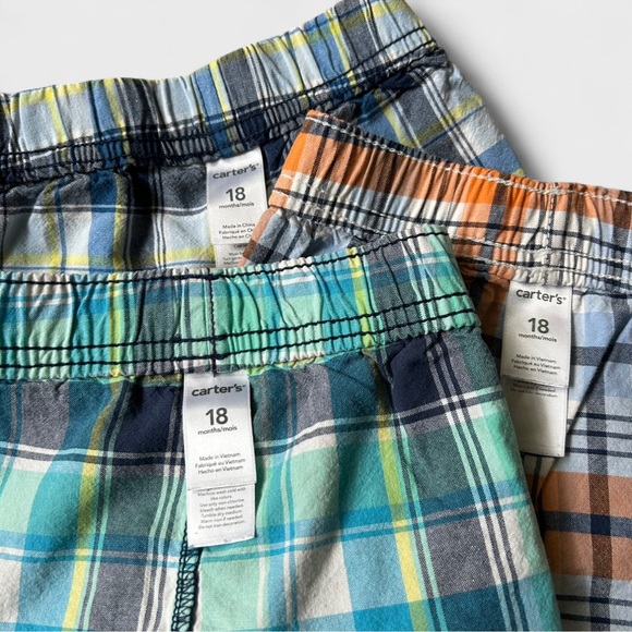 🧸 SOLD Carter’s bundle of 3 boys plaid shorts 18mo - Picture 2 of 5